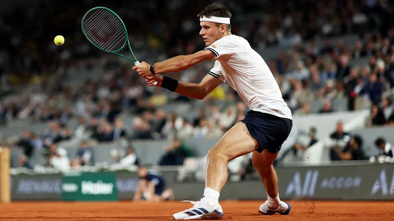 Hasil French Open: Jakub Mensik Jegal Langkah Joao Fonseca Di Paris