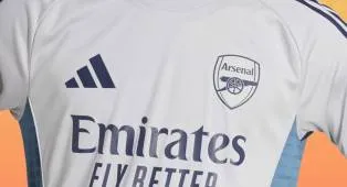 Jersey Juara Arsenal Bisa Didapatkan Hanya Rp 145 Ribu