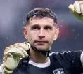 Juventus Kejar Emiliano Martinez, Aston Villa Minta Segini