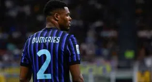 Kenapa Jadi 20 Juta Euro? Misteri Klausul Rilis Denzel Dumfries Terjawab