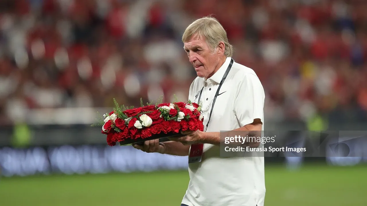 Kenny Dalglish Umumkan Sedang Jalani Pengobatan Kanker