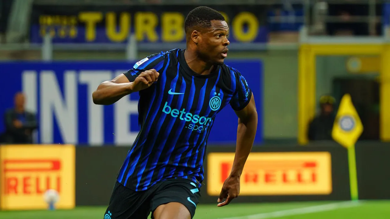 Real Madrid Selangkah Lagi Dapatkan Denzel Dumfries dari Inter Milan