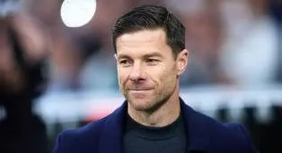 Chelsea Siap Saingi Napoli Dalam Perburuan Bek Lazio