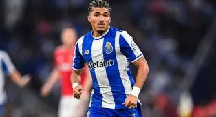 Dilirik Manchester United, Porto Banderol William Gomes Segini