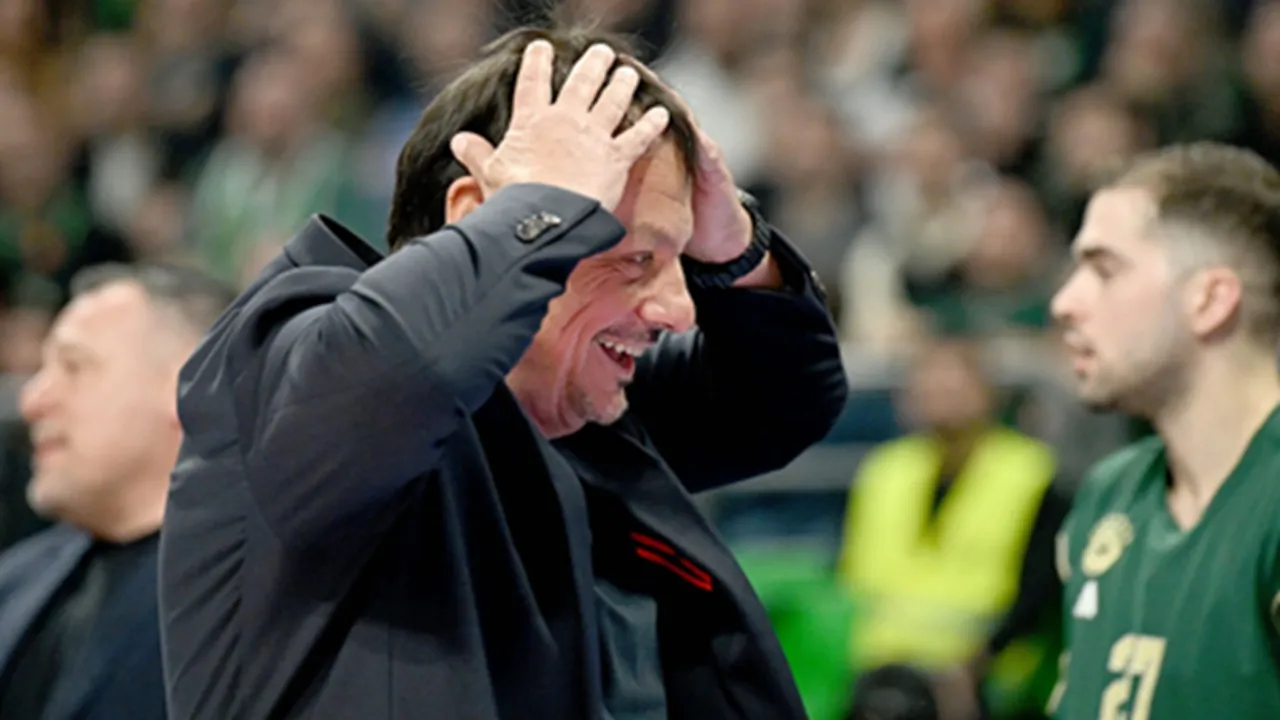 Ergin Ataman Kembali Kecam Wasit Usai Dikalahkan Olympiacos