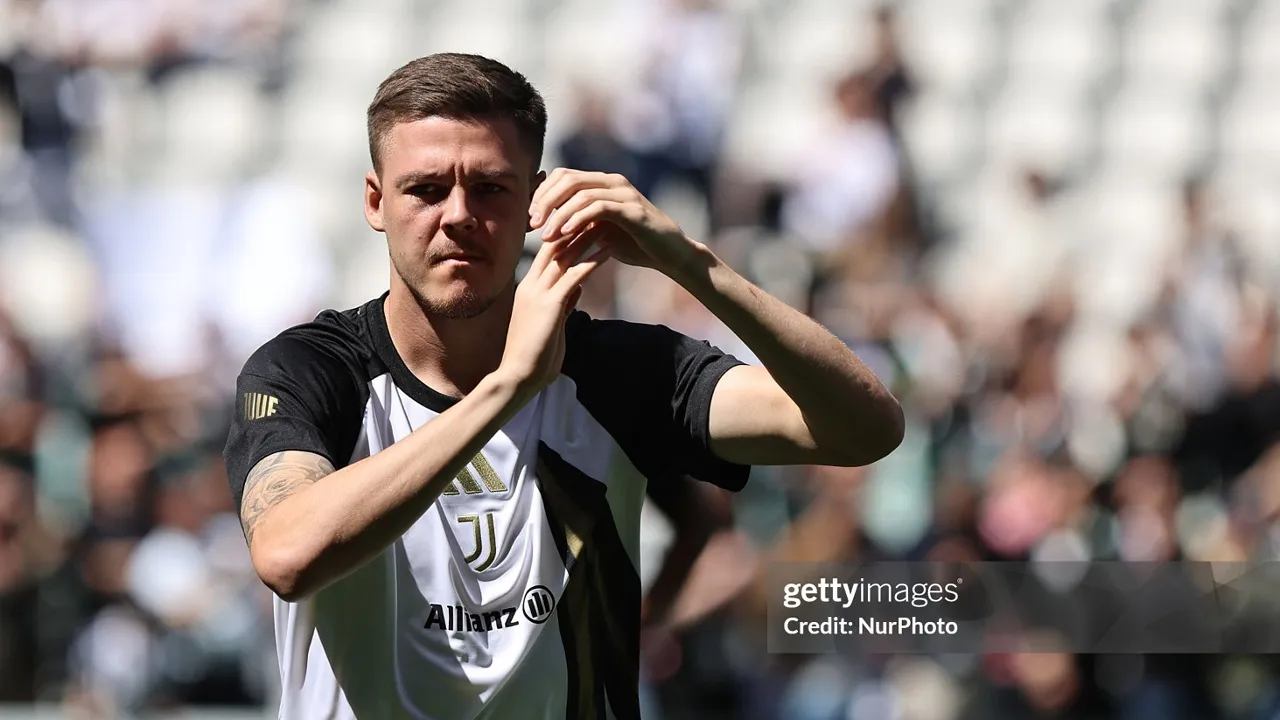 Emil Holm kembali masuk radar Everton pada musim panas ini