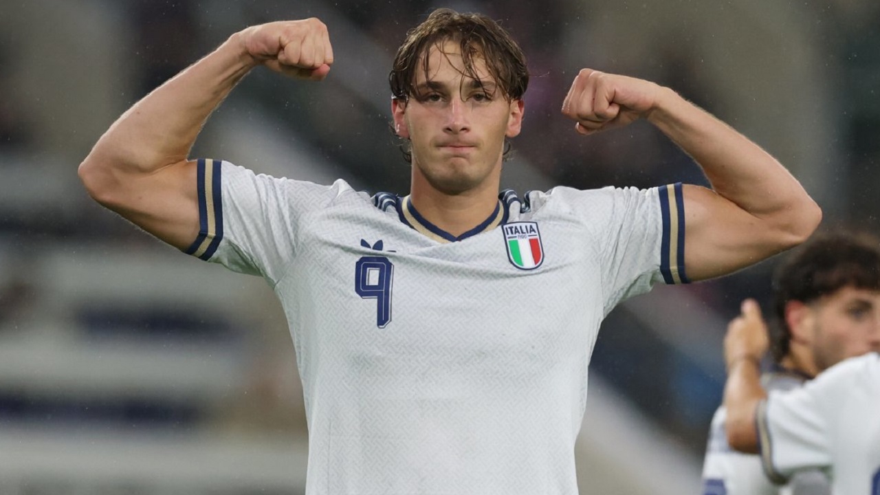 Gol ke Luksemburg Bawa Pio Esposito Sejajar dengan Legenda Timnas Italia