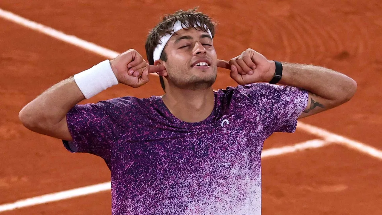 Hasil French Open: Flavio Cobolli Pupuskan Harapan Felix Auger Aliassime