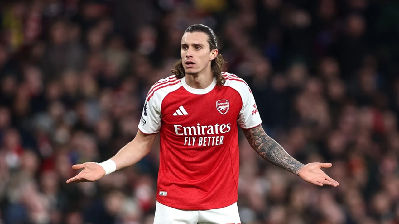 Jose Mourinho Minta Real Madrid Datangkan Bek Arsenal