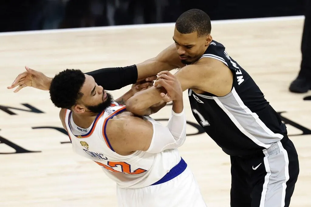 Karl-Anthony Towns Redam Wembanyama, Knicks Ungguli Spurs - sumber: (mainbasket)