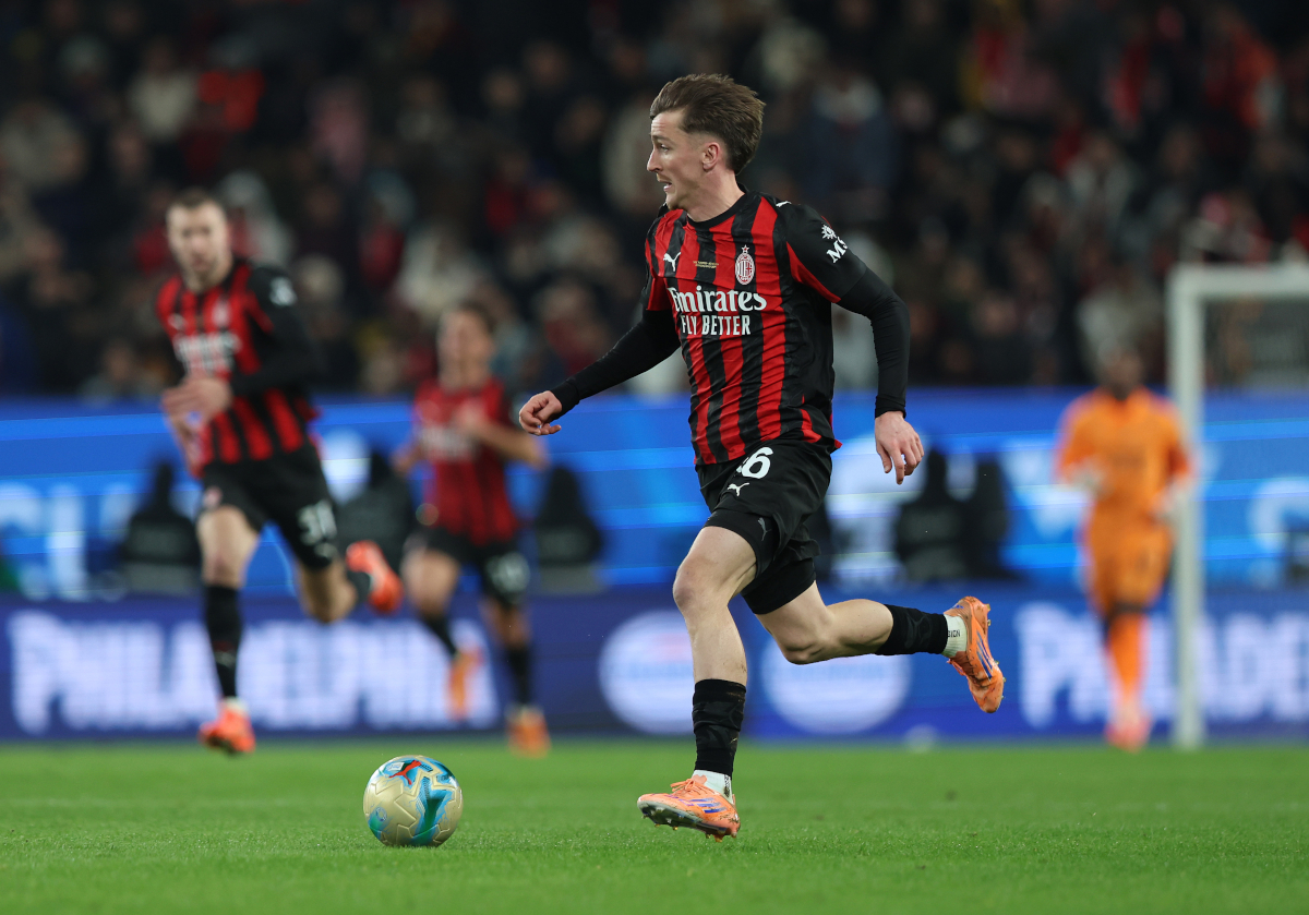 Napoli dan Allegri Bersaing Gaet Saelemaekers di Tengah Kekacauan Milan