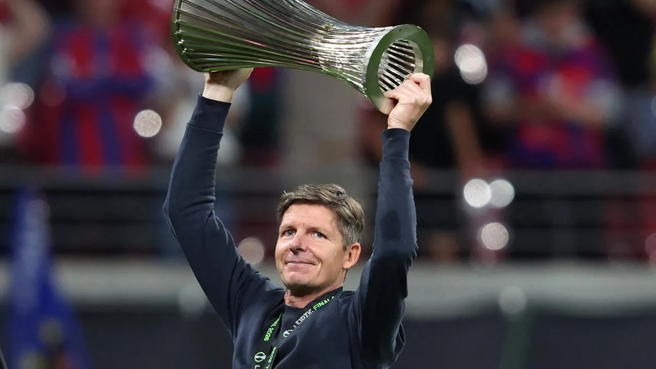 Romano Konfirmasi Oliver Glasner Bertemu Milan Selama 6 Jam di Jerman