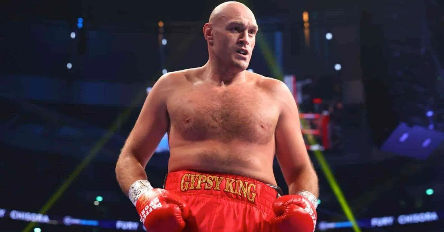 Tyson Fury Isyaratkan Rencana Laga dan Tegaskan Targetnya - sumber: (secondsout)