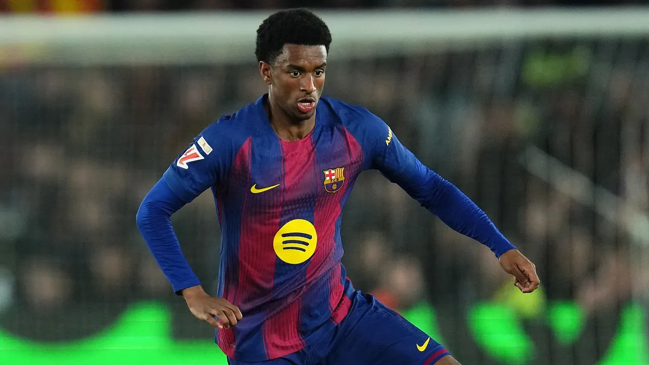 Alejandro Balde Tak Berencana Tinggalkan Barcelona di Musim Panas