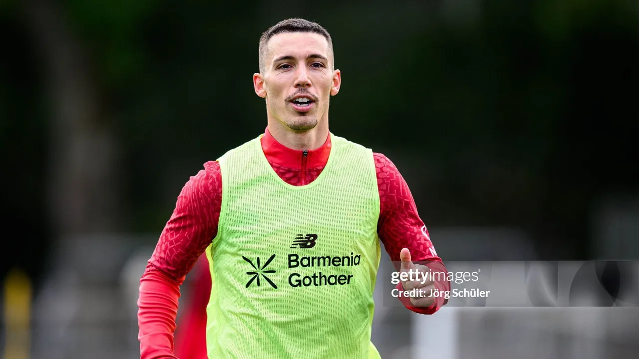 Alejandro Grimaldo Masuk Radar Chelsea saat Masa Depan Cucurella Disorot