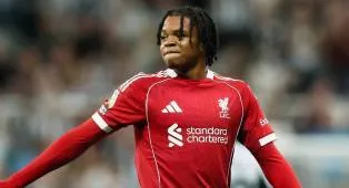 Bayern Munich Pertimbangkan Rekrut Rio Ngumoha dari Liverpool
