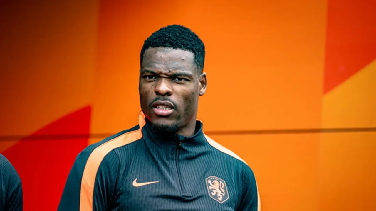 Denzel Dumfries Jadi Rekrutan Ketiga Florentino Perez