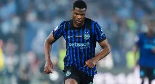 Ditebus 20 Juta Euro, Palmeri: Inter Rugi Besar Lepas Denzel Dumfries