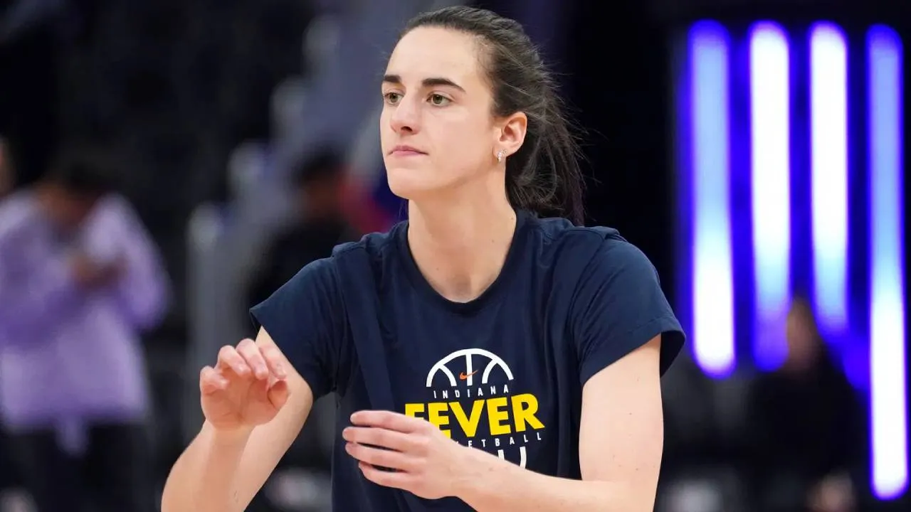 Fever beralasan pencabutan akses tersebut berkaitan dengan “penyebaran informasi yang tidak akurat dan tidak berdasar” mengenai situasi cedera Caitlin Clark pada 20 Mei lalu. (Foto: AP)