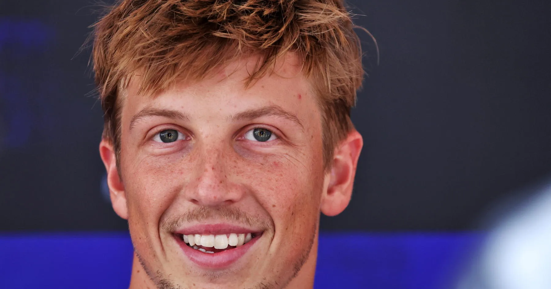 Liam Lawson Tertawa Ditanya Kontrak Racing Bulls - sumber: (racingnews365)