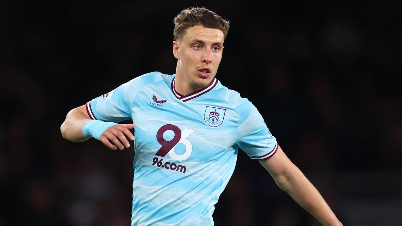 Liverpool dan Chelsea Berebut Maxime Esteve, Bek Burnley Siap Naik Level