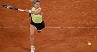 Maja Chwalinska Bermain Tenis Saat Semuanya Berpusat Pada Roger Federer