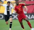 Niat Inter Datangkan Evan N'Dicka Kepentok Syarat Rumit dari AS Roma