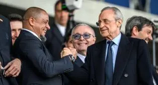 Roberto Carlos Pasang Badan untuk Florentino Perez