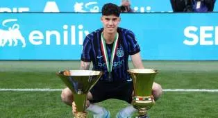 Alessandro Bastoni Tidak Akan Hengkang ke Barcelona