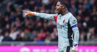 Cari Kiper Baru, Chelsea Kembali Lirik Mike Maignan