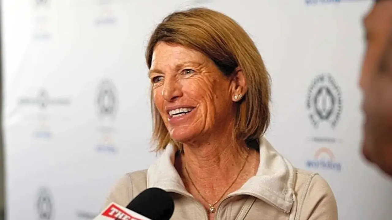 Juli Inkster akan berpasangan dengan Angel Yin dalam turnamen beregu yang berlangsung pekan depan di Midland Country Club, Michigan. (Foto: Golf Digest)