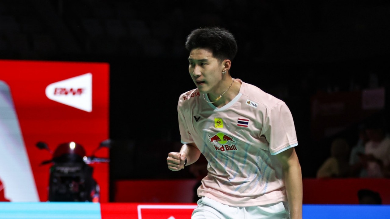 Panitchaphon Teeraratsakul Tantang Jonatan Christie di Semifinal