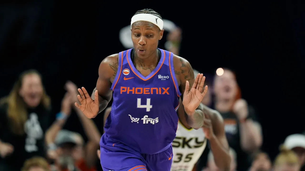 Natasha Mack menjadi salah satu pemain kunci dalam kemenangan terakhir Phoenix Mercury melawan Seattle Storm. (Foto: AP)