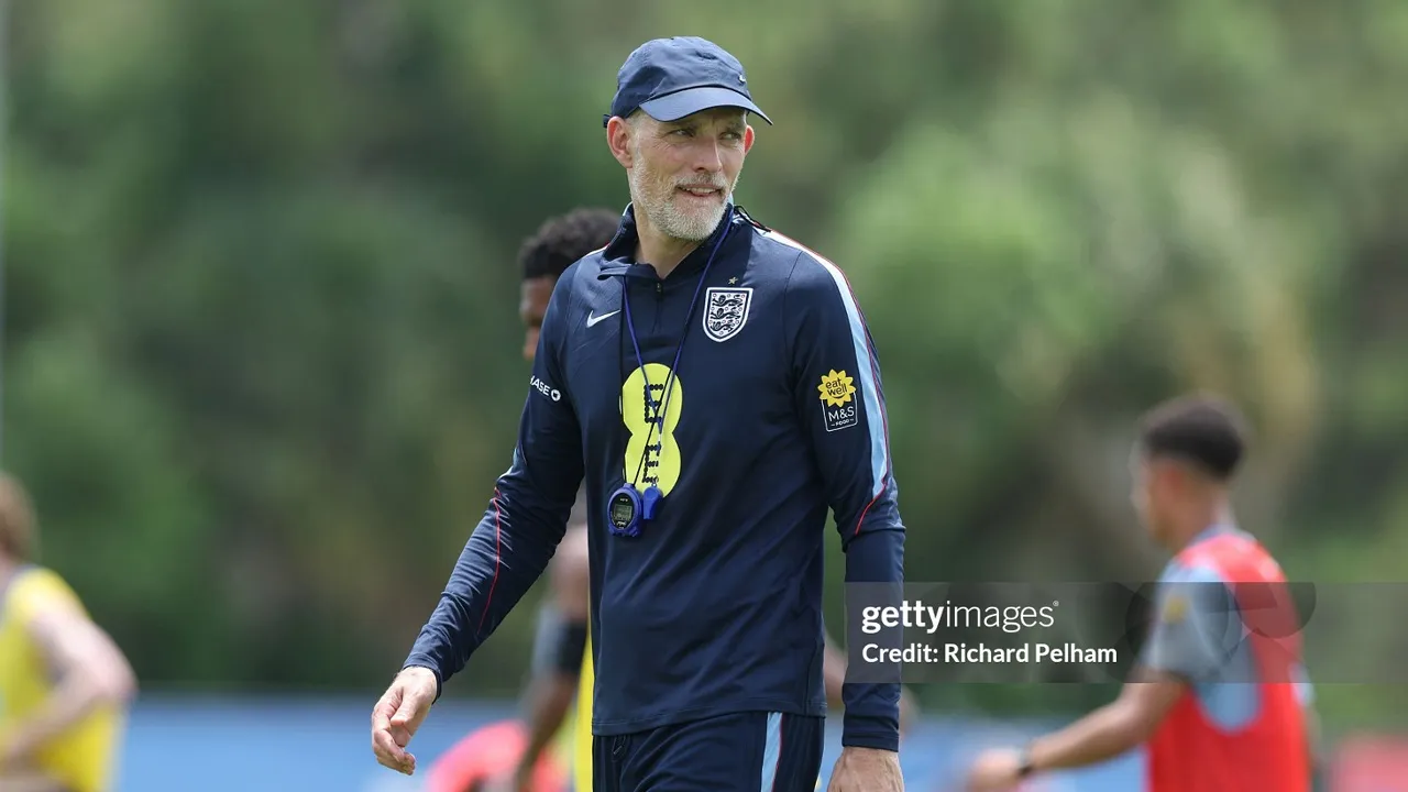 Thomas Tuchel tetap tenang meski cuaca dan lapangan jadi sorotan