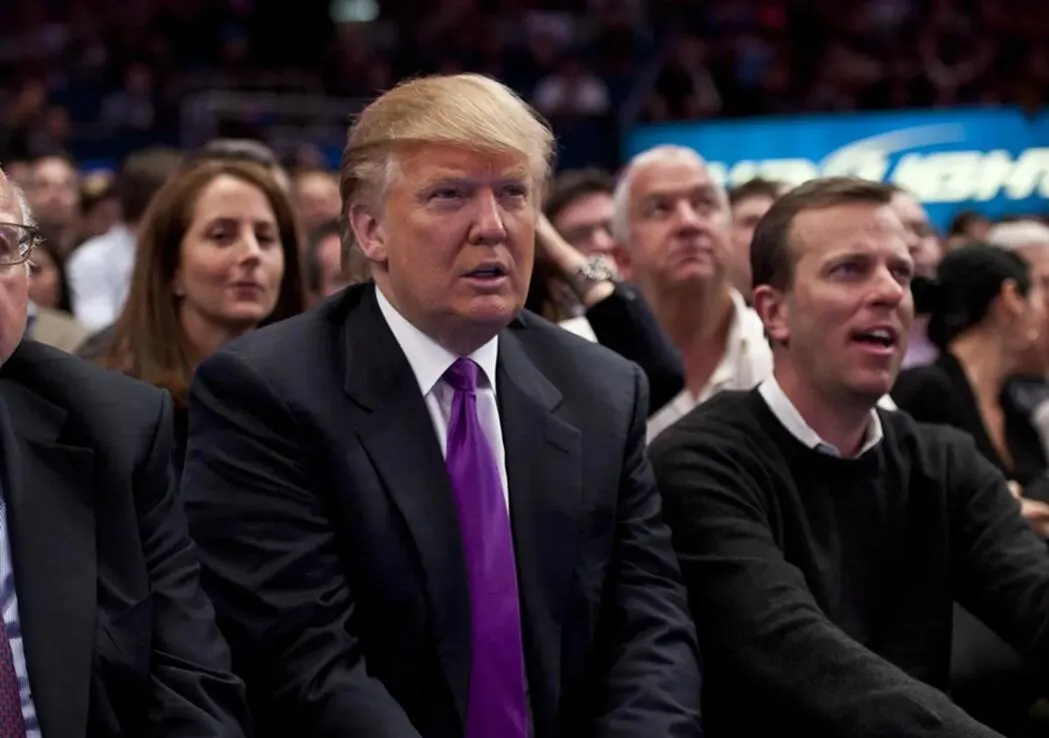 Trump Sarankan Penggemar Knicks Tonton Final NBA di TV - sumber: (mainbasket)
