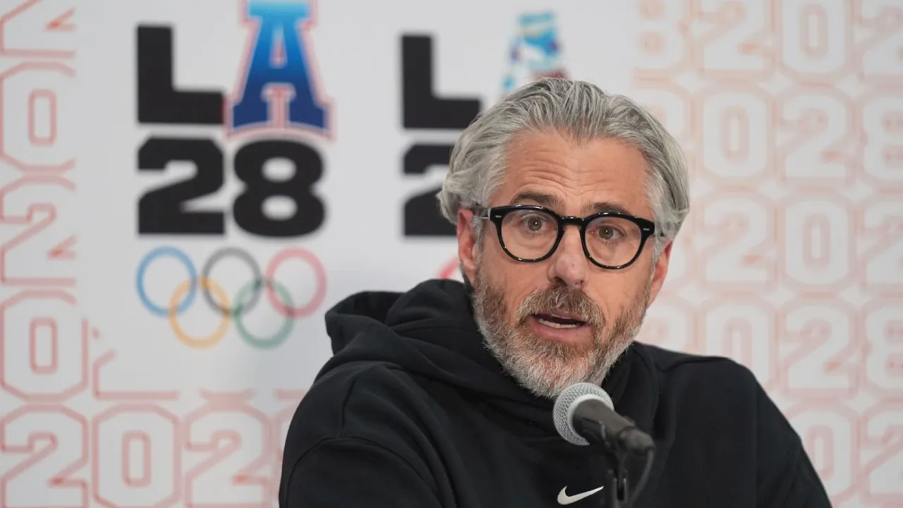 Casey Wasserman sempat mendapat desakan mundur terkait kemunculan namanya dalam dokumen yang berhubungan dengan mendiang pelaku kejahatan seksual, Jeffrey Epstein. (Foto: AP)