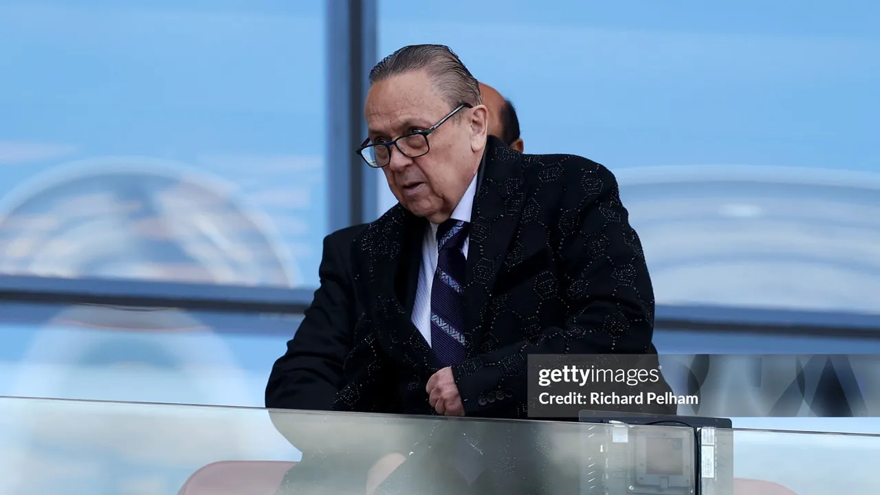 David Sullivan tinggalkan West Ham di tengah kontroversi