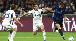 Fiorentina dan Roma Bersaing Dapatkan Bek Gaek Inter, Francesco Acerbi