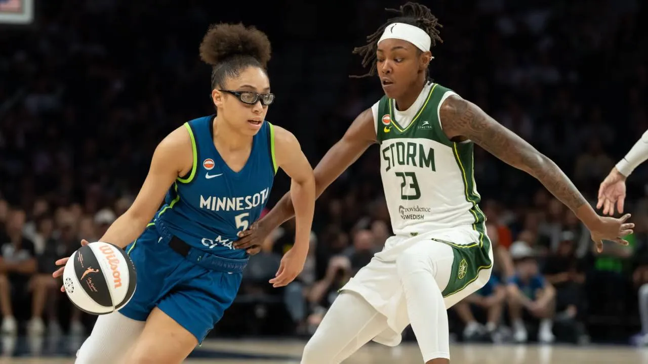 Olivia Miles mencetak 19 poin saat Minnesota Lynx mengalahkan Seattle Storm dengan skor 88-68 di Minneapolis, Sabtu (6/6) waktu setempat. (Foto: AP)