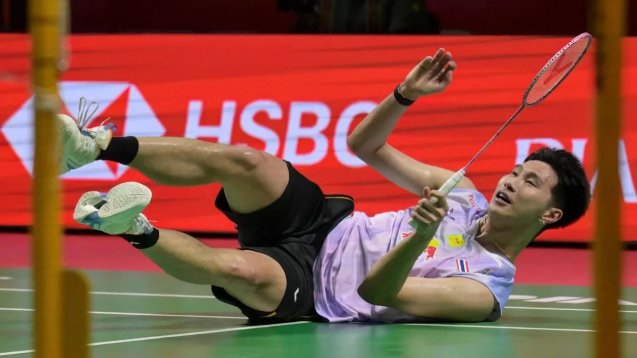 Indonesia Open 2026: Panitchaphon Teeraratsakul Akui Kehabisan Tenaga Lawan Jonatan Christie