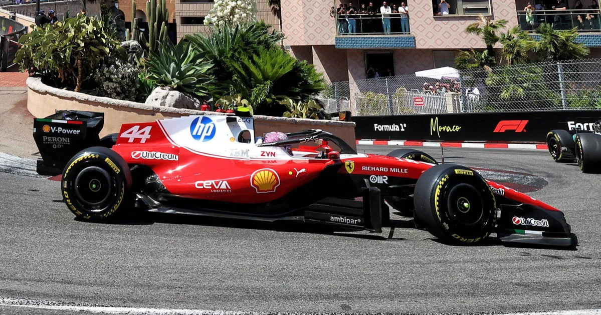 Lewis Hamilton Terima Penalti Waktu di GP Monaco - sumber: (racingnews365)