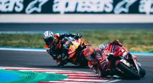Acosta: “Marquez Melewati Saya Seperti Chicane Bergerak”