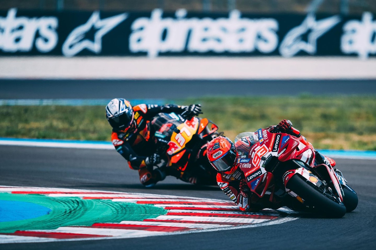 Acosta: “Marquez Melewati Saya Seperti Chicane Bergerak”
