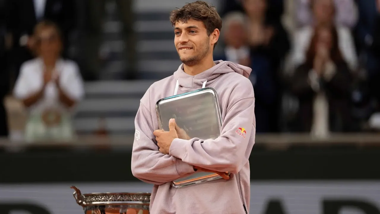 Iga Swiatek Bagikan Pesan Dukungan Tak Terduga Bagi Flavio Cobolli Usai French Open