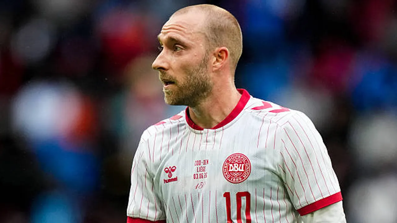 Christian Eriksen Pingsan di Lapangan, Dokter Tim Denmark Beri Update