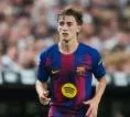 Luis de la Fuente Bela Gavi Usai Tekel Rodri saat Latihan