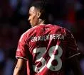 Moncer di Anfield, Ryan Gravenberch Bikin Real Madrid Tertarik