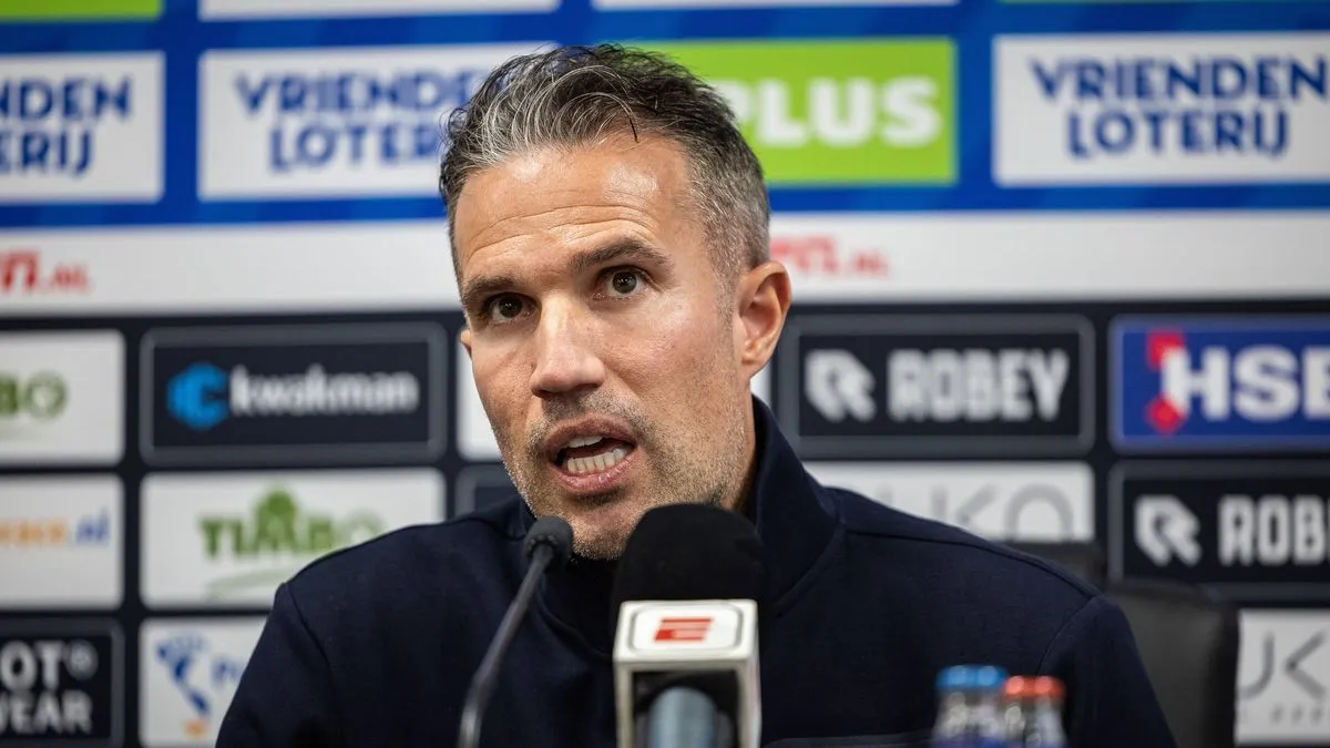 Van Persie Dipecat Feyenoord Usai Finish di Posisi Kedua - sumber: (footballlondon)