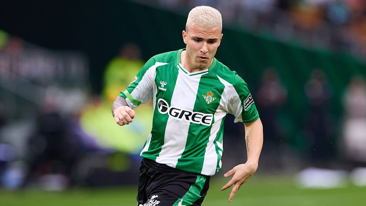 Villarreal Ajukan Tawaran untuk Pablo Garcia, Real Betis Dihadapkan Dilema