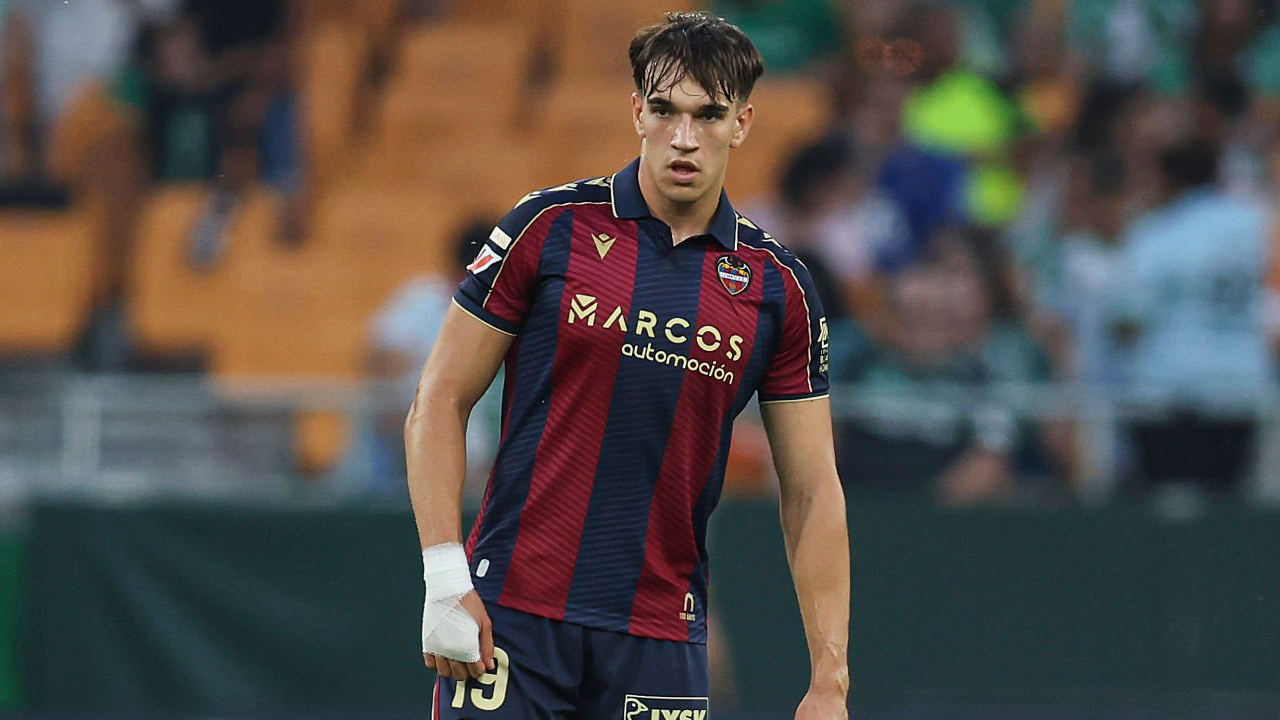 Bersinar di Levante, Everton Jajaki Transfer Carlos Espi